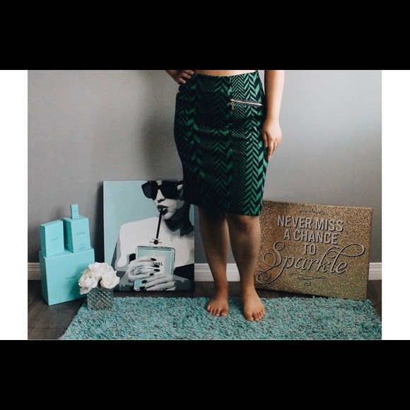 Michael kors skirt with zipper - Picture 2 of 2